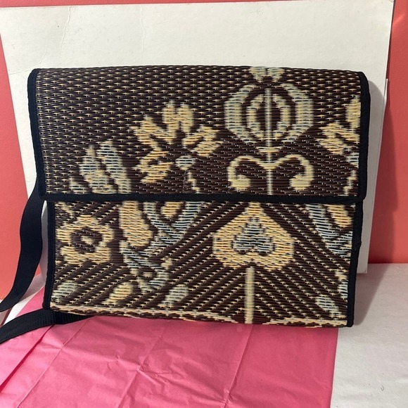 Weaved computer bag - Picture 1 of 3